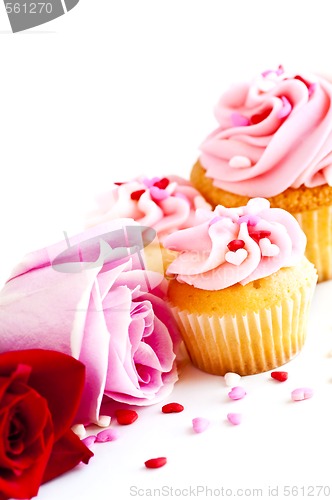 Image of Cupcakes and flowers