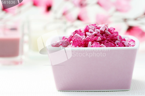 Image of pink bath salt