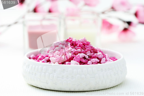 Image of pink bath salt