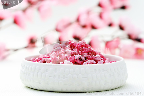 Image of pink bath salt