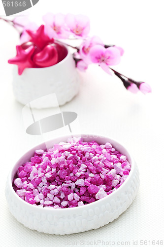 Image of pink bath salt