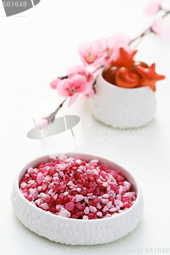 Image of pink bath salt