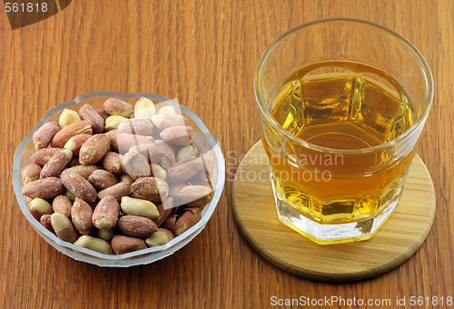 Image of Whisky with peanuts