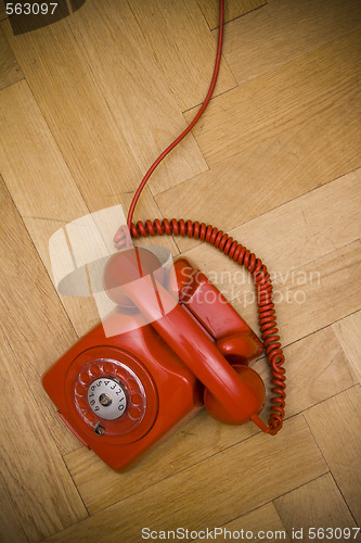 Image of red telephone