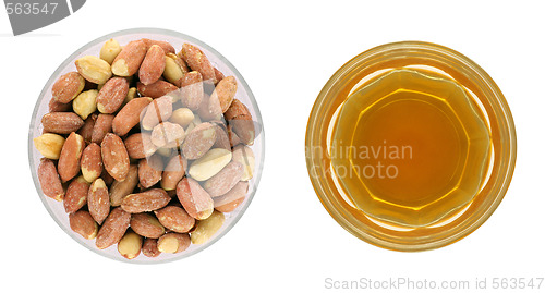 Image of Whiskey and peanuts