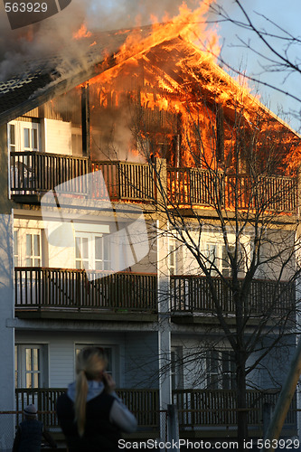 Image of Childred watching fire disaster