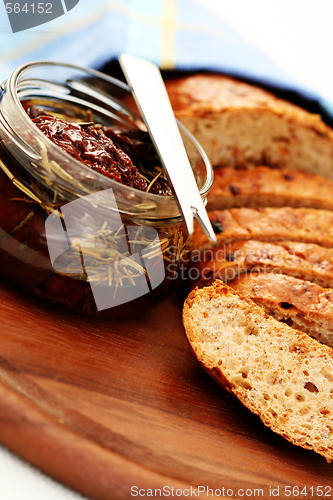 Image of bread with dry tomatoes