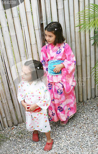 Image of Kimono sisters