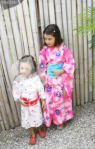 Image of Kimono sisters