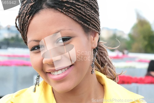 Image of attractive black woman