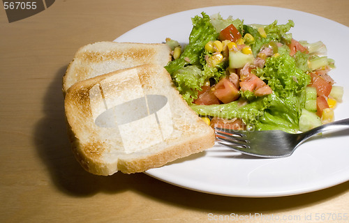 Image of Vegetable salad with toast