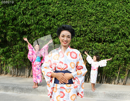 Image of Family dressed in kimono.