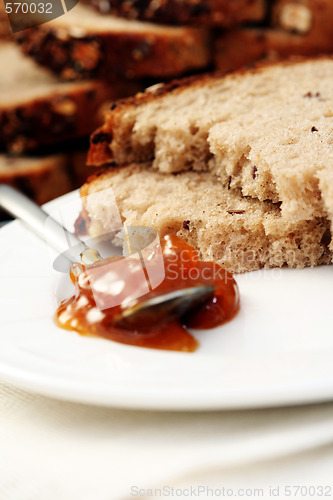 Image of whole wheat bread and jam