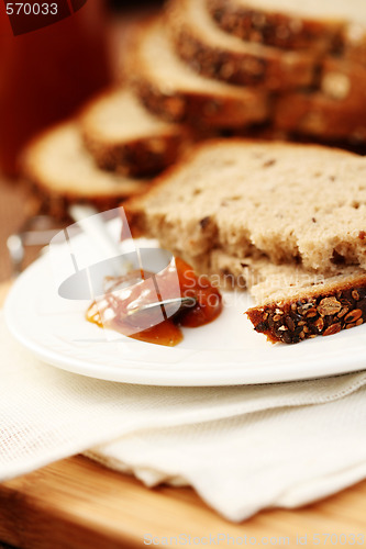 Image of whole wheat bread and jam