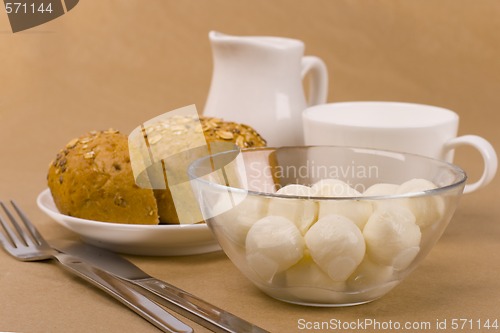 Image of bread and mozzarella
