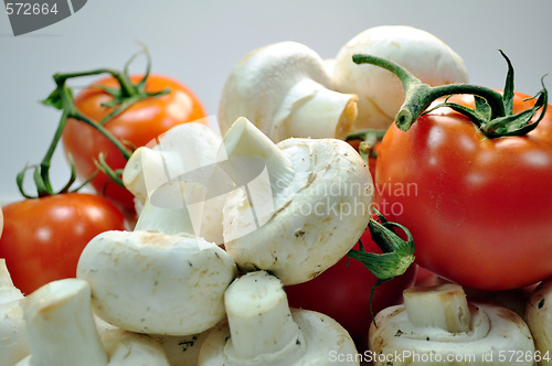Image of Tomatoes and mushrooms