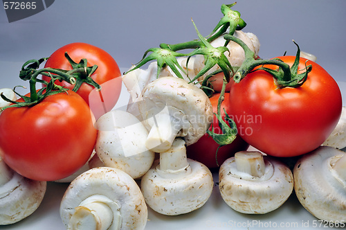Image of Tomatoes and mushrooms
