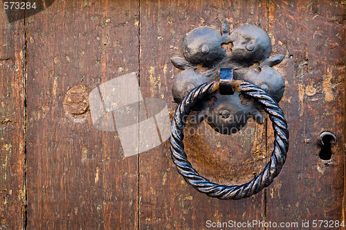 Image of Old gates with handle