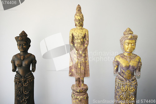 Image of statues