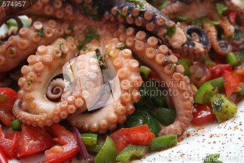 Image of An octopus and vegetables