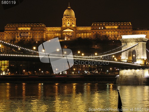 Image of Budapest Chain Bridge and royal palace
