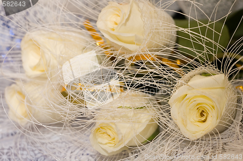 Image of White roses in the bouquet