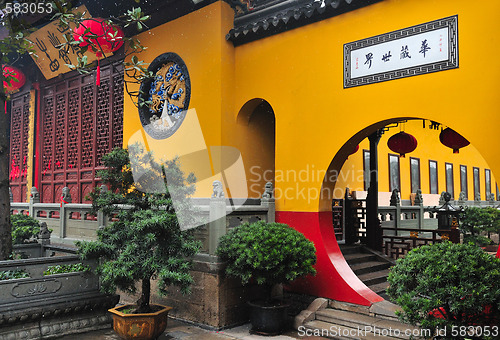 Image of Chinese buddhist shrine 