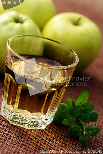 Image of apple juice