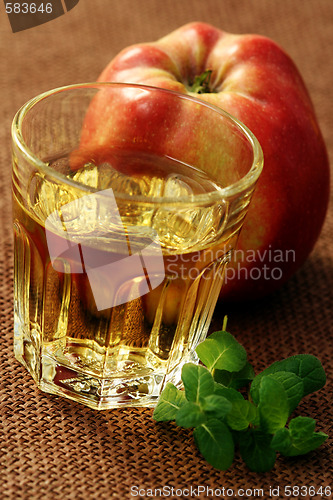 Image of apple juice