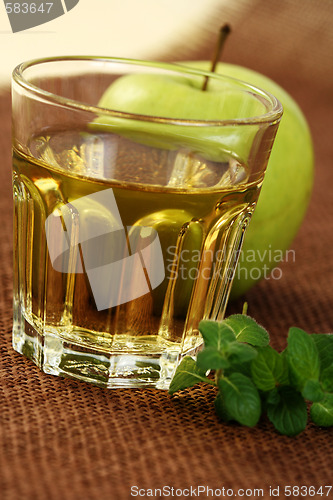 Image of apple juice