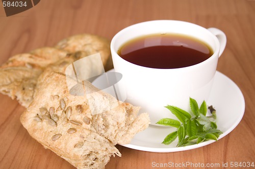 Image of tea with herbs and bread