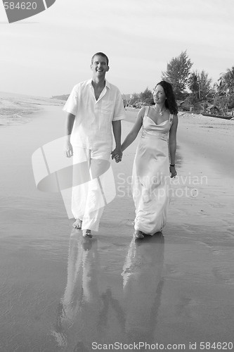 Image of Couple on the beach.
