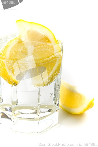 Image of soda water and lemon slices