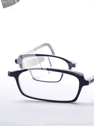 Image of broken eyeglasses