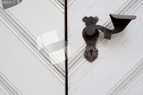 Image of old door handle