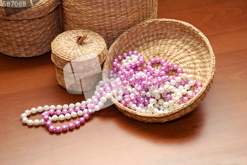 Image of White and pink pearls