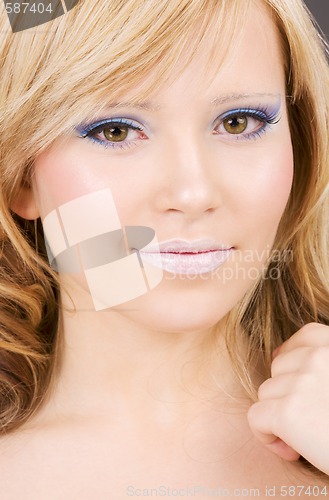 Image of teenage girl