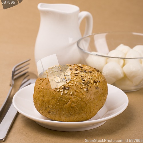 Image of bread and mozzarella