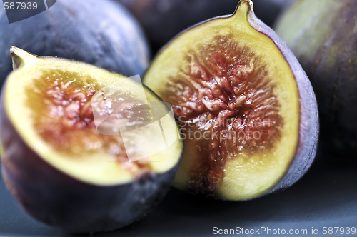 Image of Plate of sliced figs