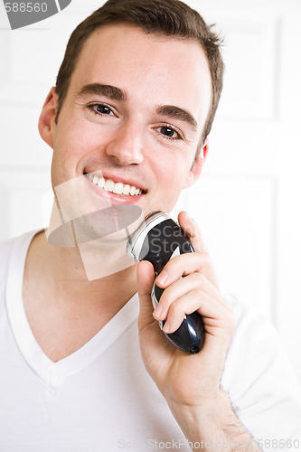 Image of Shaving man