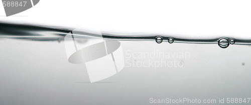 Image of wave and bubbles