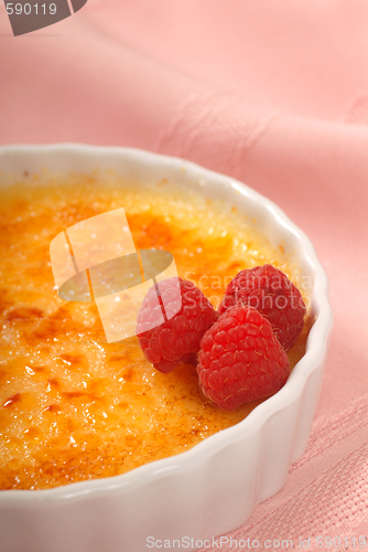 Image of Creme Brulee with Raspberries