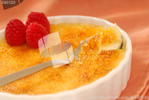 Image of Creme Brulee with raspberries