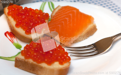 Image of Sandwiches with red roe, salmon