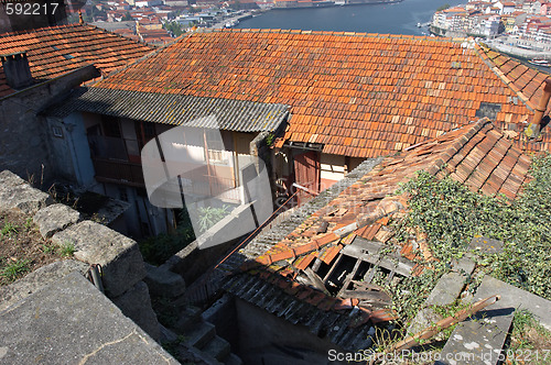 Image of destroyed house roofs