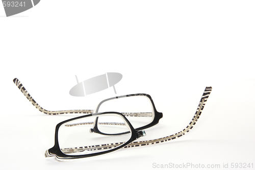 Image of broken eyeglasses