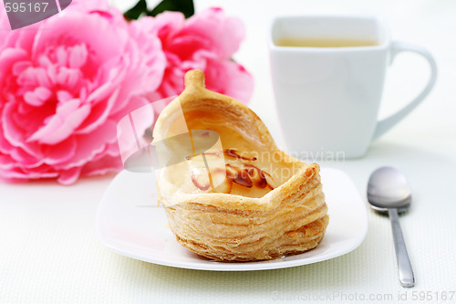 Image of cake with pear