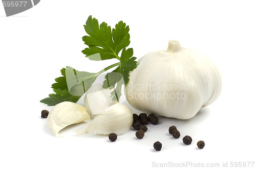 Image of garlics with black pepper and parsley