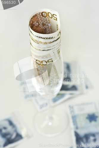 Image of money in flute