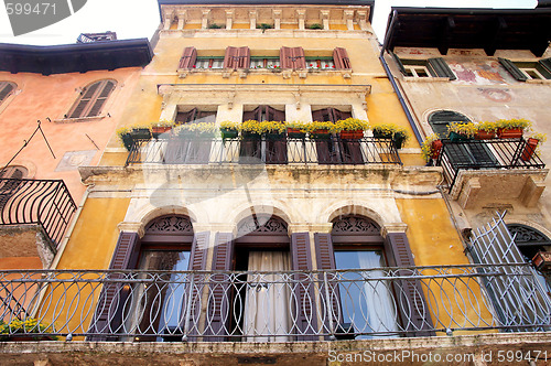 Image of facade in Piazza delle Erbe in Verona